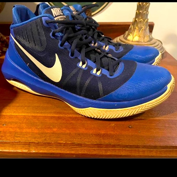 Nike Air Versatile Basketball Shoes Size US 10 main image 2